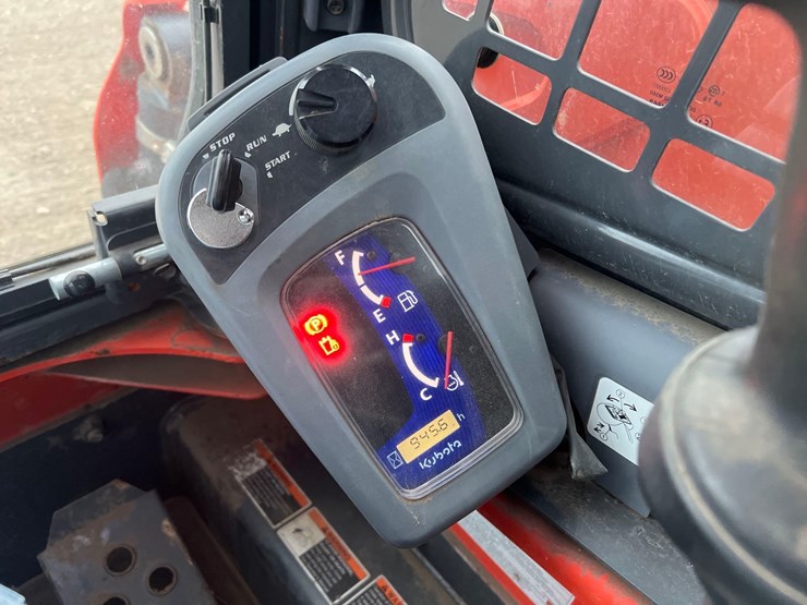 kubota-ssv75-image-12