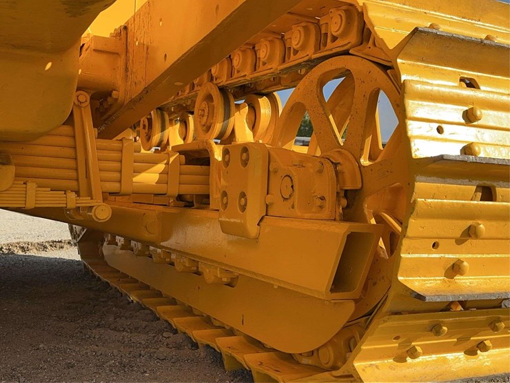 caterpillar-seventy-gas---complete-nut-and-bolt-restoration!-image-7