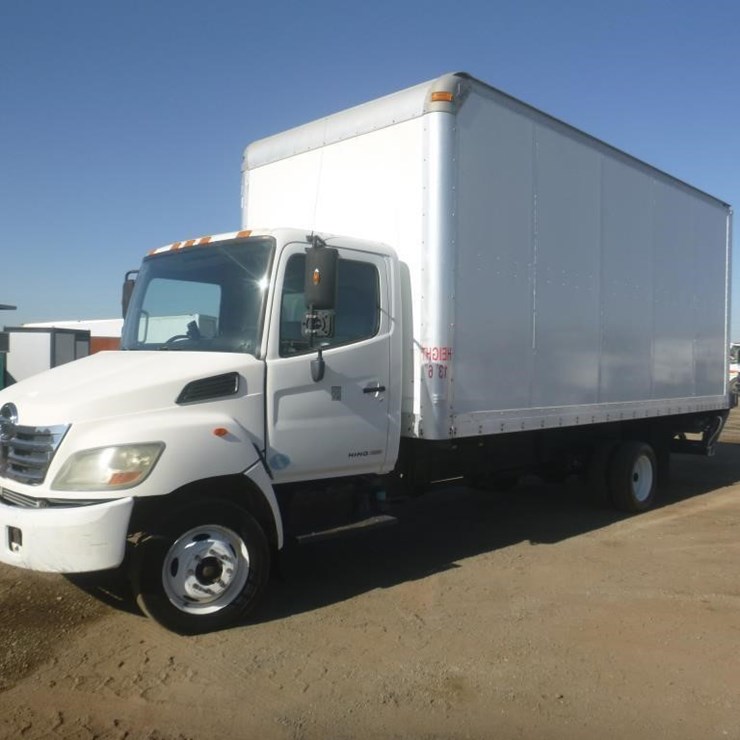 2009 HINO 185
