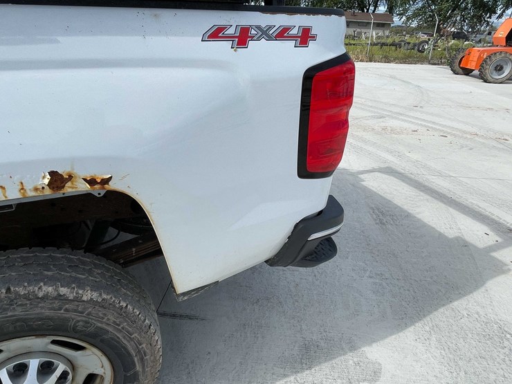 2016-chevrolet-2500-image-25