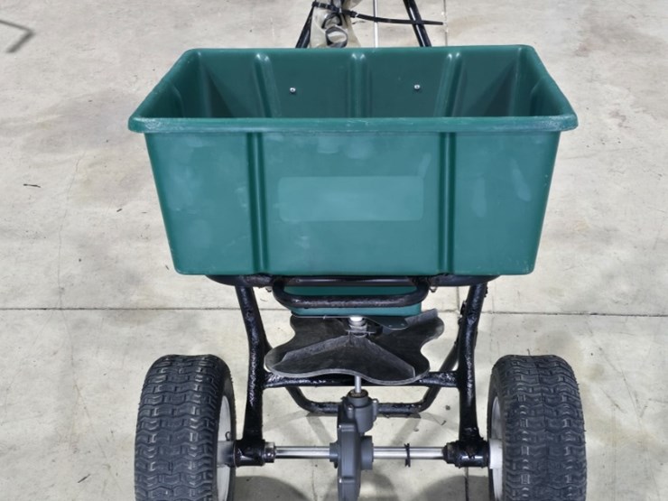 lesco-spreader-image-2