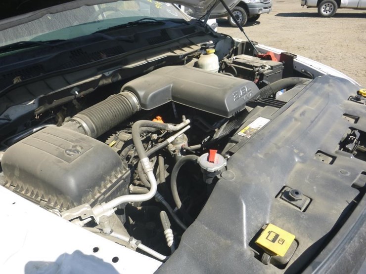2016-dodge-1500-image-12