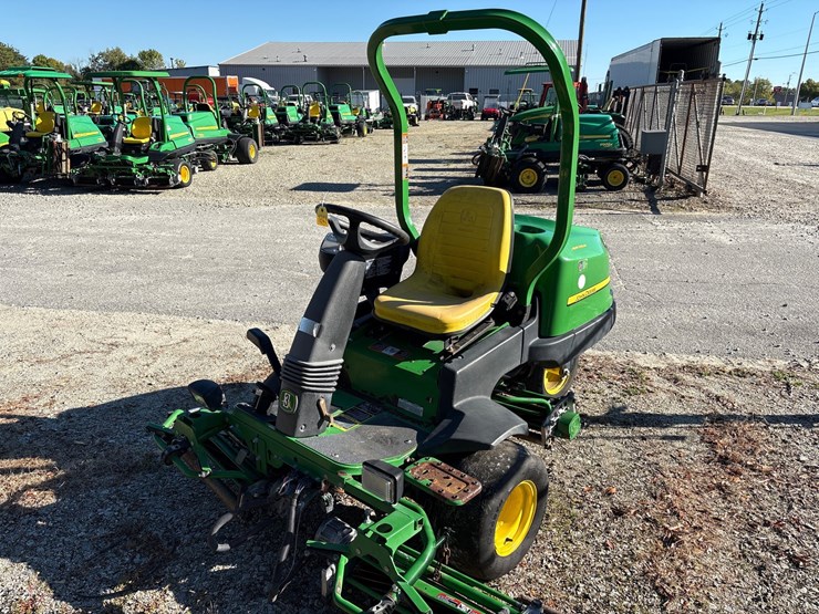 john-deere-2500e-image-1