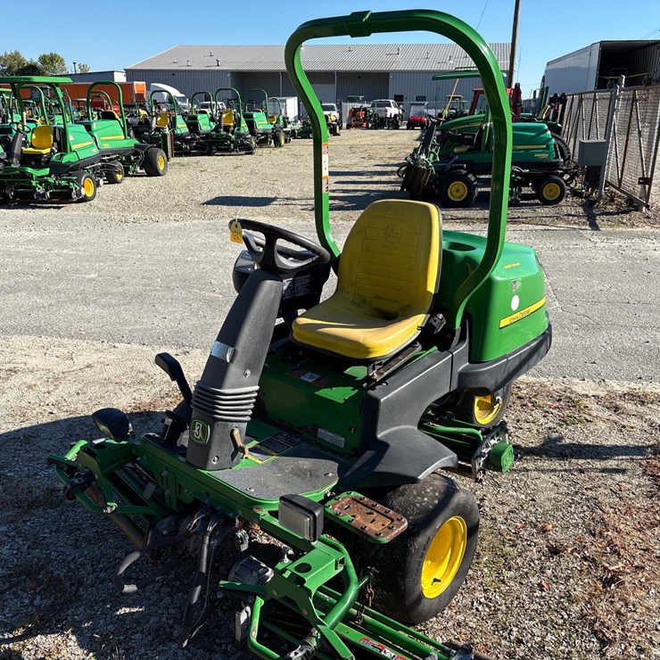 JOHN DEERE 2500E