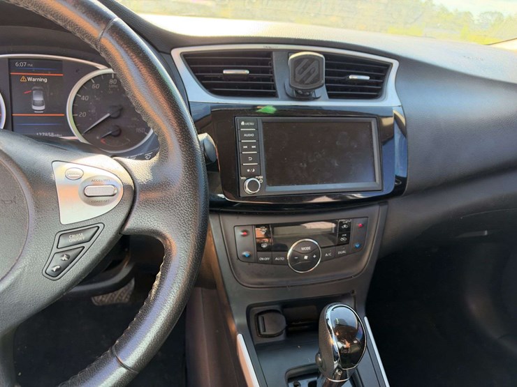 2019-nissan-sentra-4-door-sedan-(127,858-miles)-image-13