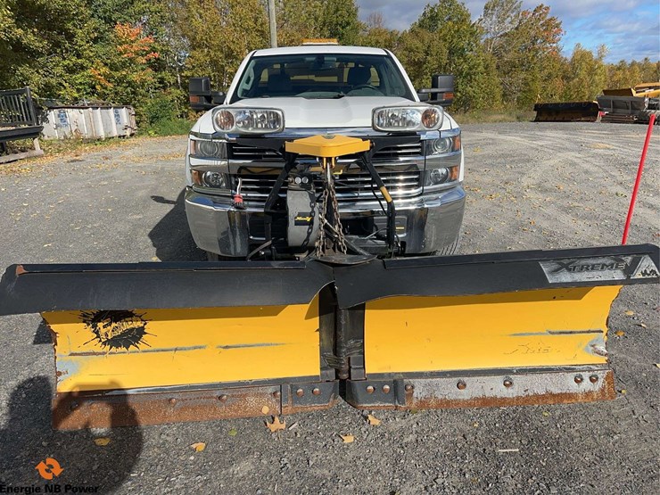 2016-chevrolet-silverado-2500hd-image-2