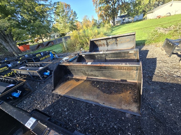 90"-high-capacity-bucket-image-1