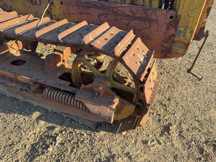 caterpillar-twenty-two-image-5