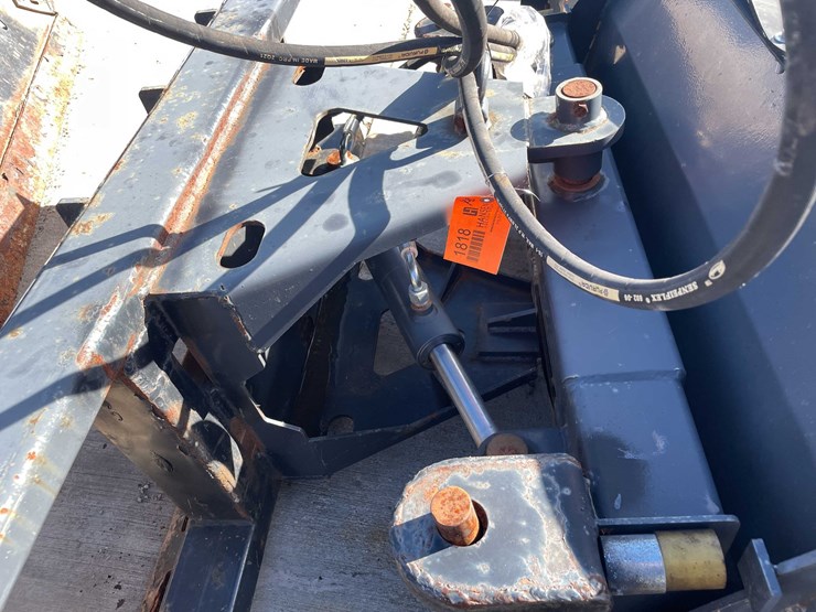 #1818-•-6'-bobcat-straight-blade-snow-plow-image-12