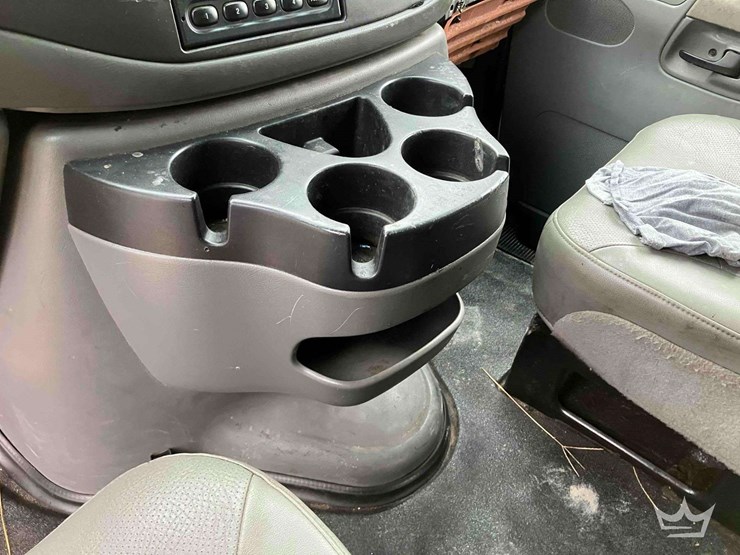 2008-ford-cargo-image-15