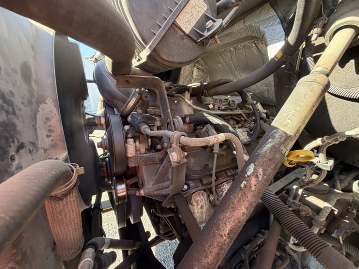 2006-gmc-c6500-chip-truck-image-9