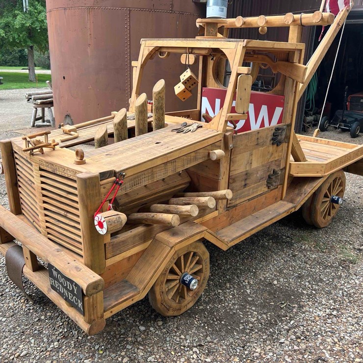 Woody Redneck Tow Truck