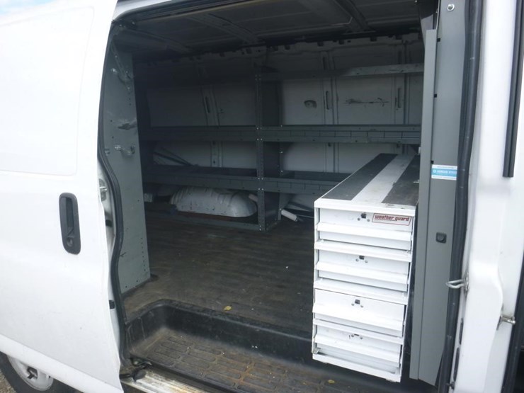 2014-chevrolet-express-2500-image-8