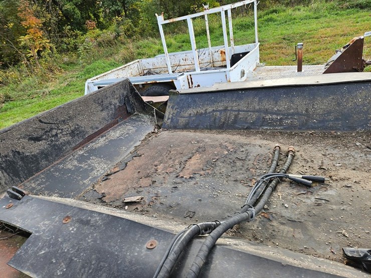 #2127-•-hydraulic-dump-bed-image-14