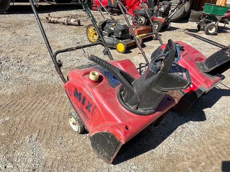#1846-•-(2)-gas-powered-snow-blowers-for-parts-image-10