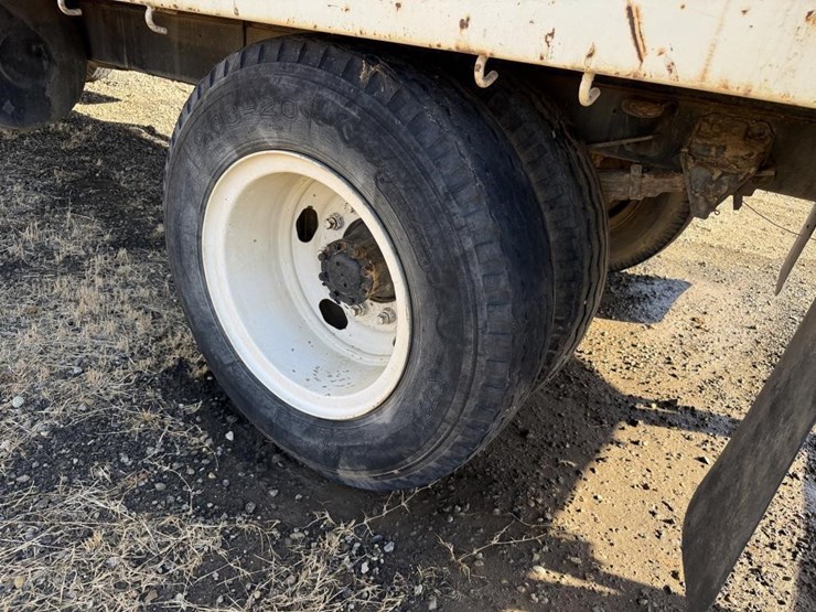 ford-f700-image-22