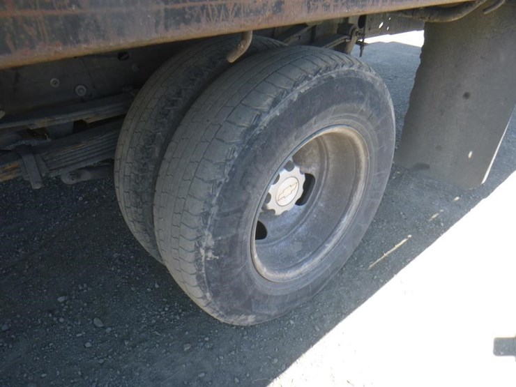 2006-chevrolet-3500-image-12