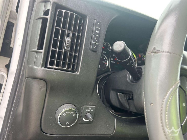 2015-chevrolet-express-4500-image-27