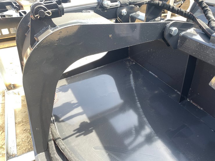 #2026-•-wolverine-skid-steer-grapple-bucket-attachment-image-6