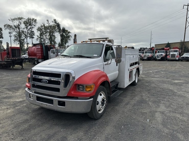 2005-ford-f650-image-1
