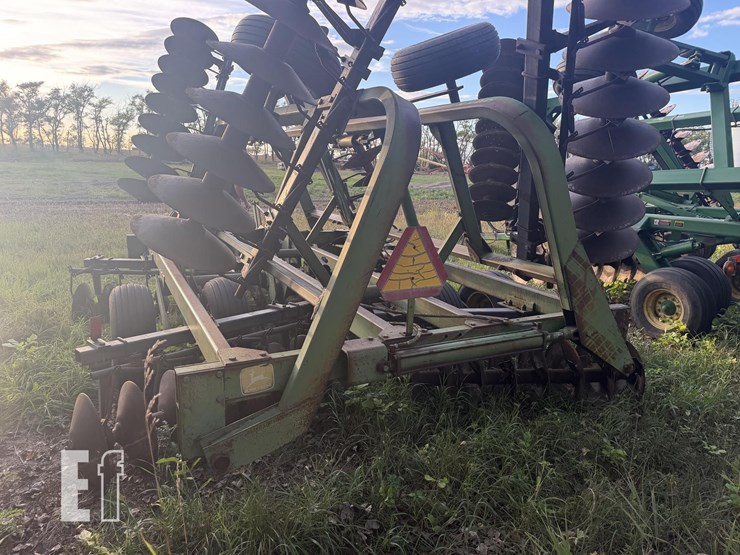 john-deere-230-image-5