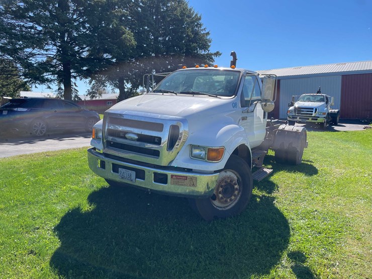 2008-ford-f750-image-1