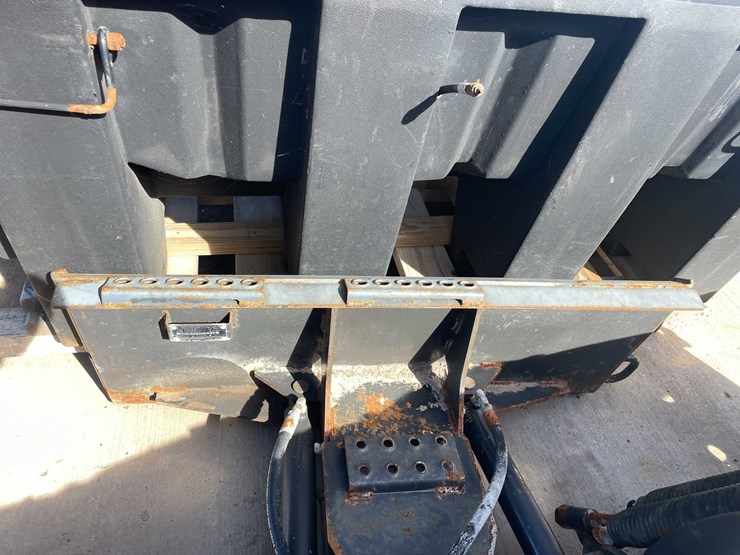#1819-•-8'-bobcat-straight-blade-snow-plow-image-11