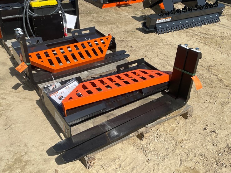 #2016-•-wolverine-skid-steer-pallet-fork-attachment-image-1