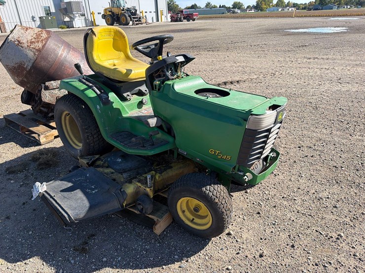 john-deere-245-image-6