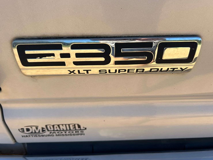 2006-ford-e350-image-27