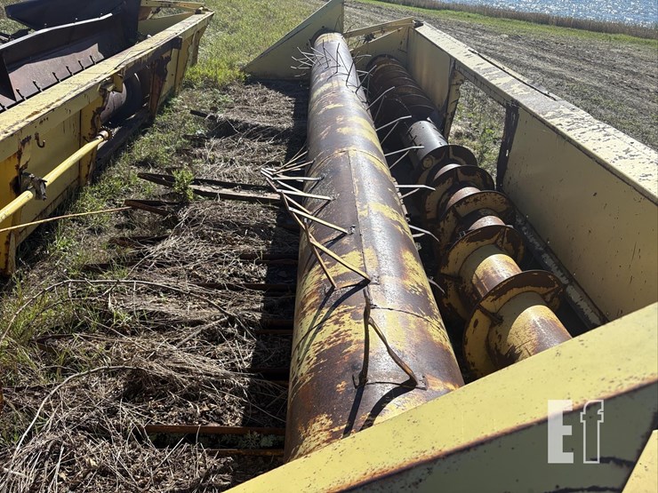 new-holland-960-image-3