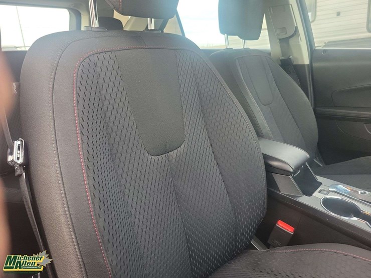 2013-chevrolet-equinox-image-35
