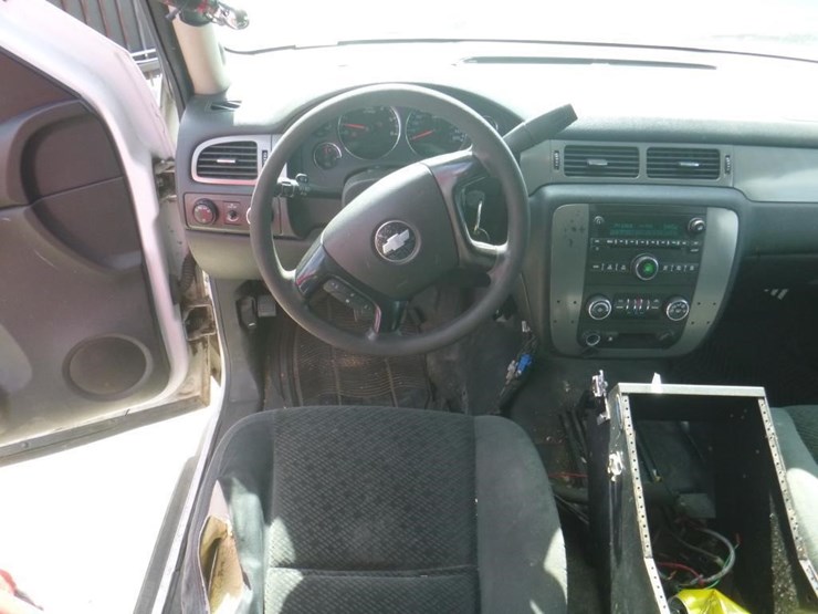 2008-chevrolet-tahoe-image-10
