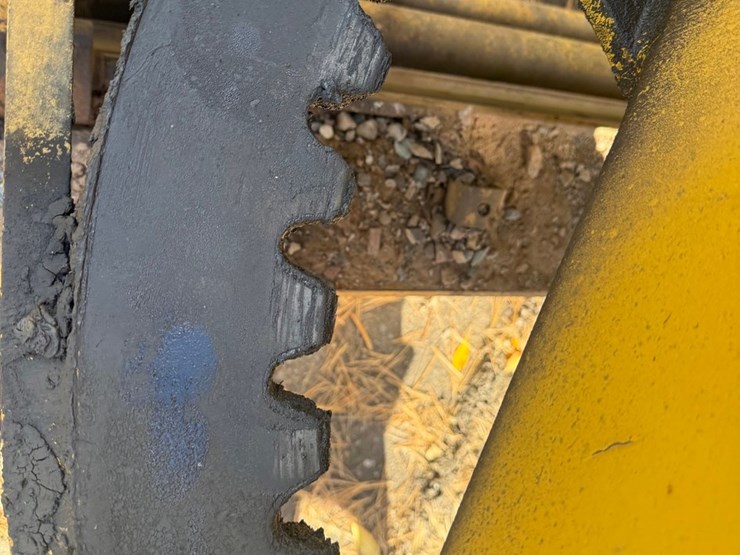 #3534-•-komatsu-gd305a-motor-grader-image-33