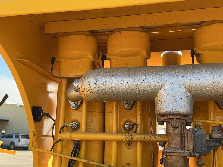 caterpillar-seventy-gas---complete-nut-and-bolt-restoration!-image-22