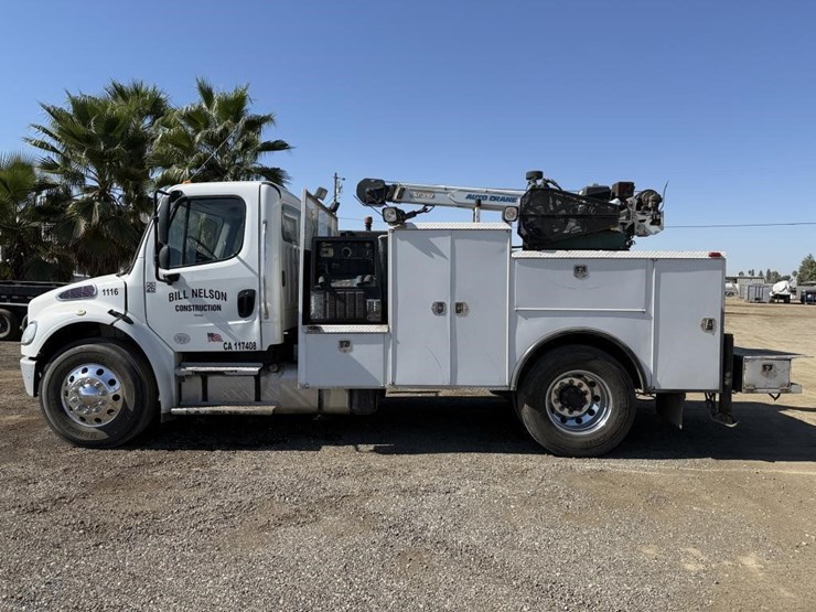 2016-freightliner-mechanics-truck-image-5
