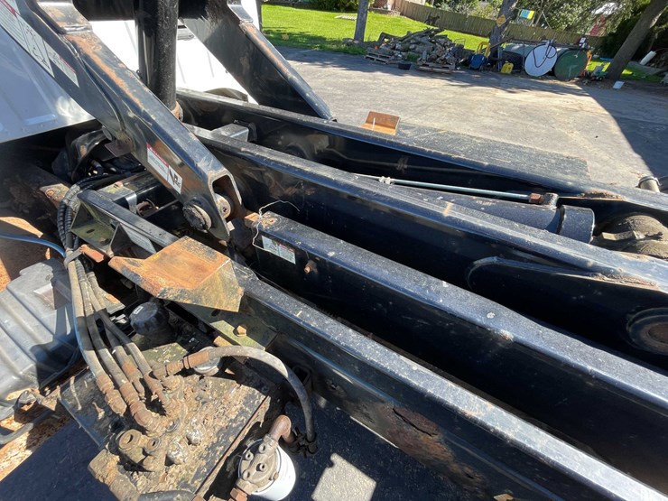 2013-ford-f750-image-26
