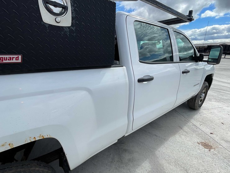 2016-chevrolet-2500-image-43
