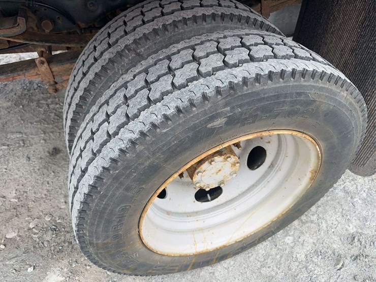 2014-ford-f550-image-10