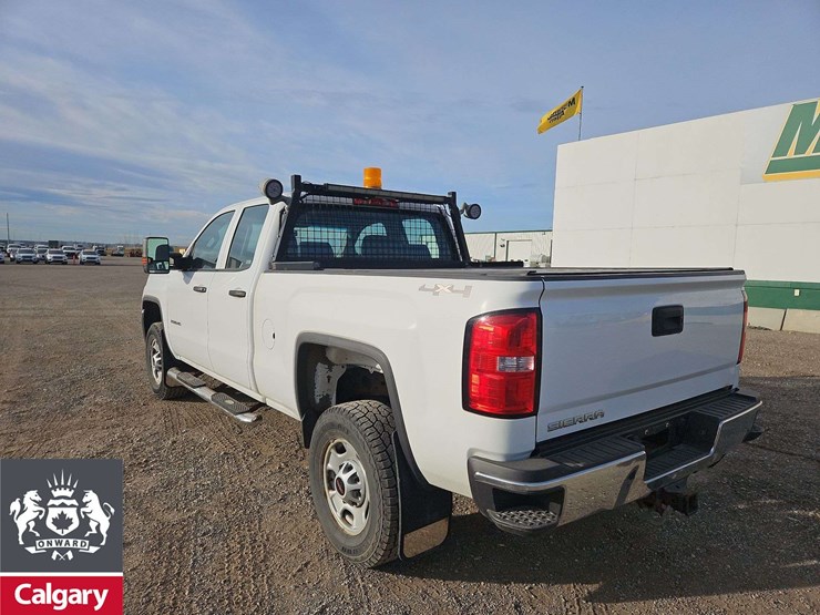 2015-gmc-sierra-2500hd-image-3