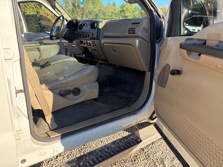 2006-ford-f350-image-16