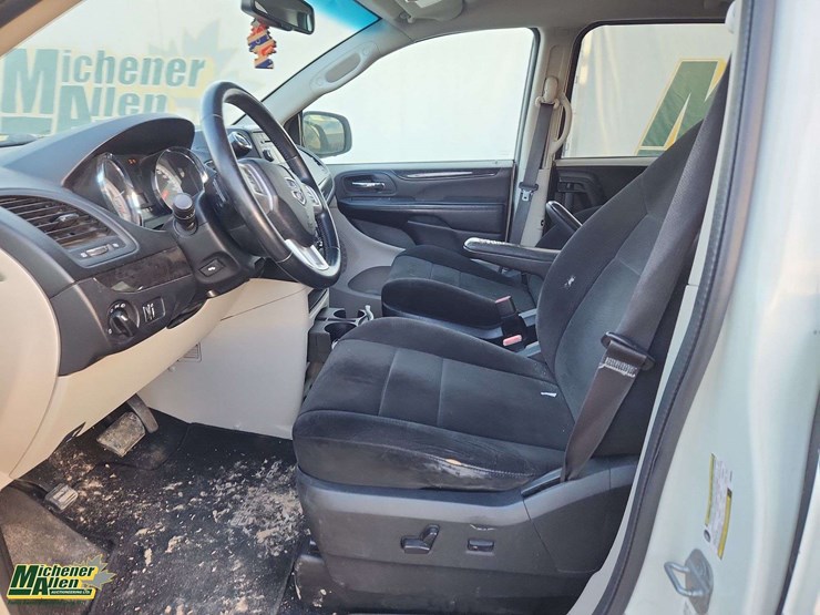 2012-dodge-grand-caravan-image-8