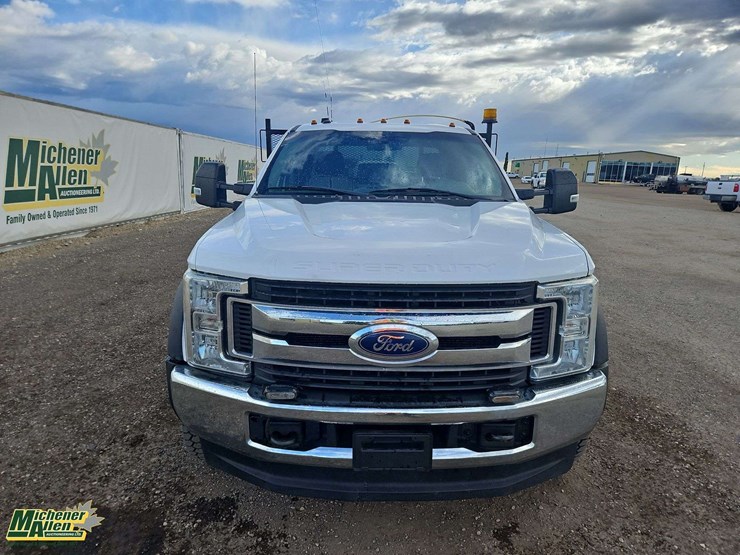 2017-ford-f550-image-8