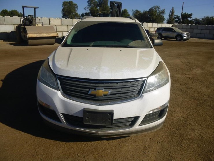 2017-chevrolet-traverse-image-23