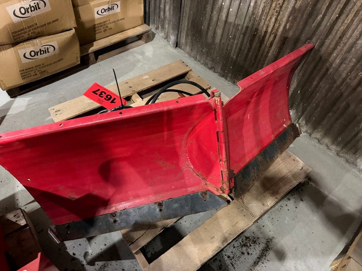 #1637-•-steiner-ventrac-v-plow-attachment-image-1
