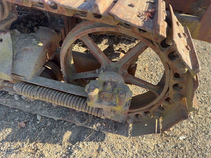 caterpillar-thirty-image-6