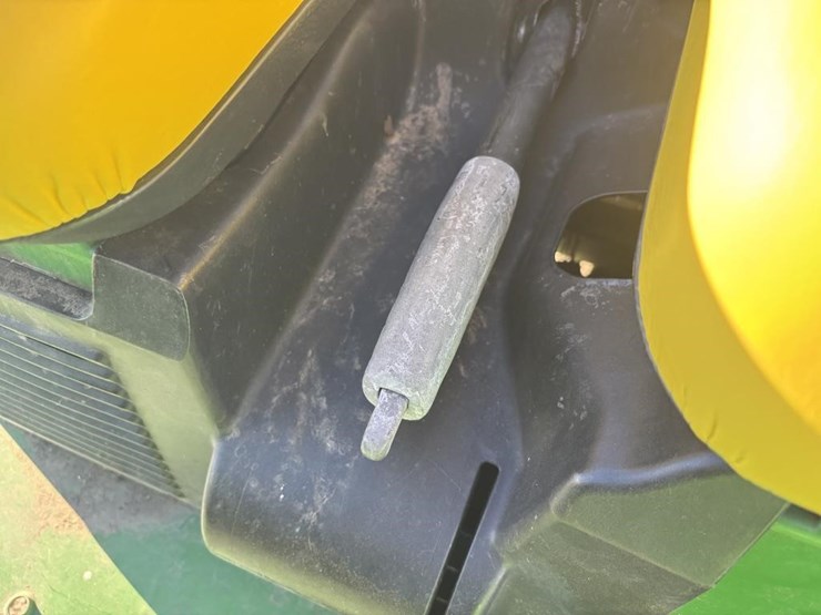 2012-john-deere-gator-image-15