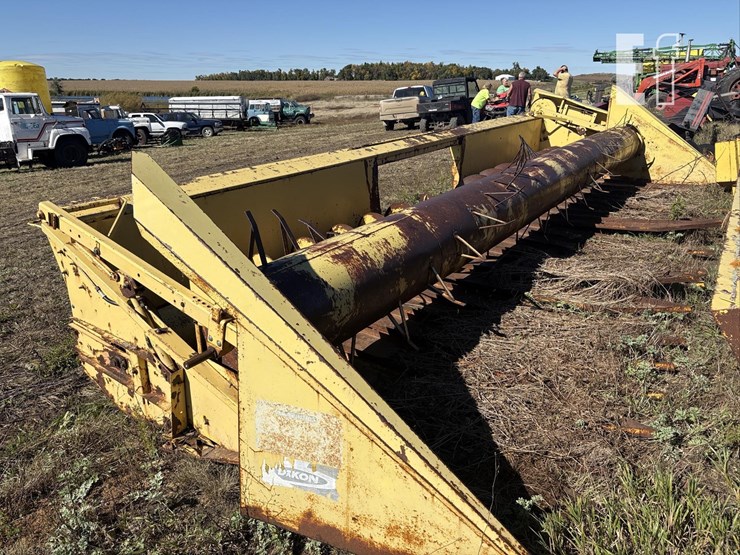 new-holland-960-image-1