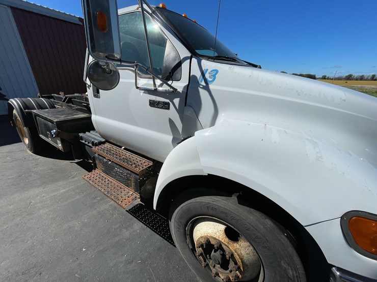 2013-ford-f750-image-52