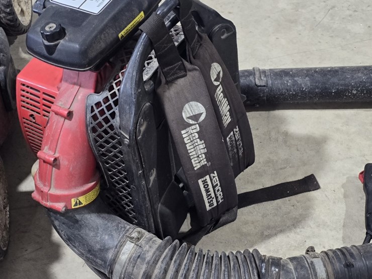 redmax-eb6200-gas-powered-backpack-leaf-blower,-used-image-2
